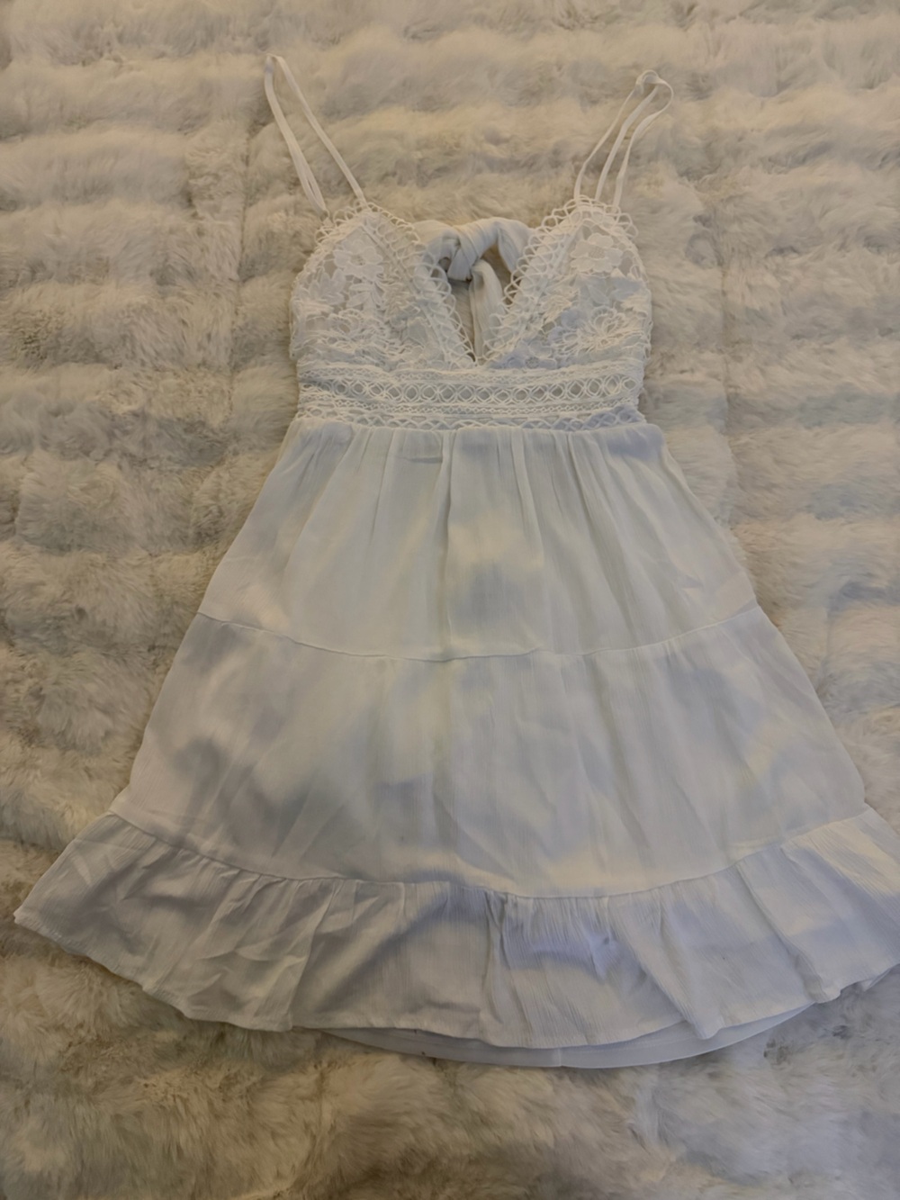 Elegant White Lace Bodice Spaghetti-Strap Formal Dress